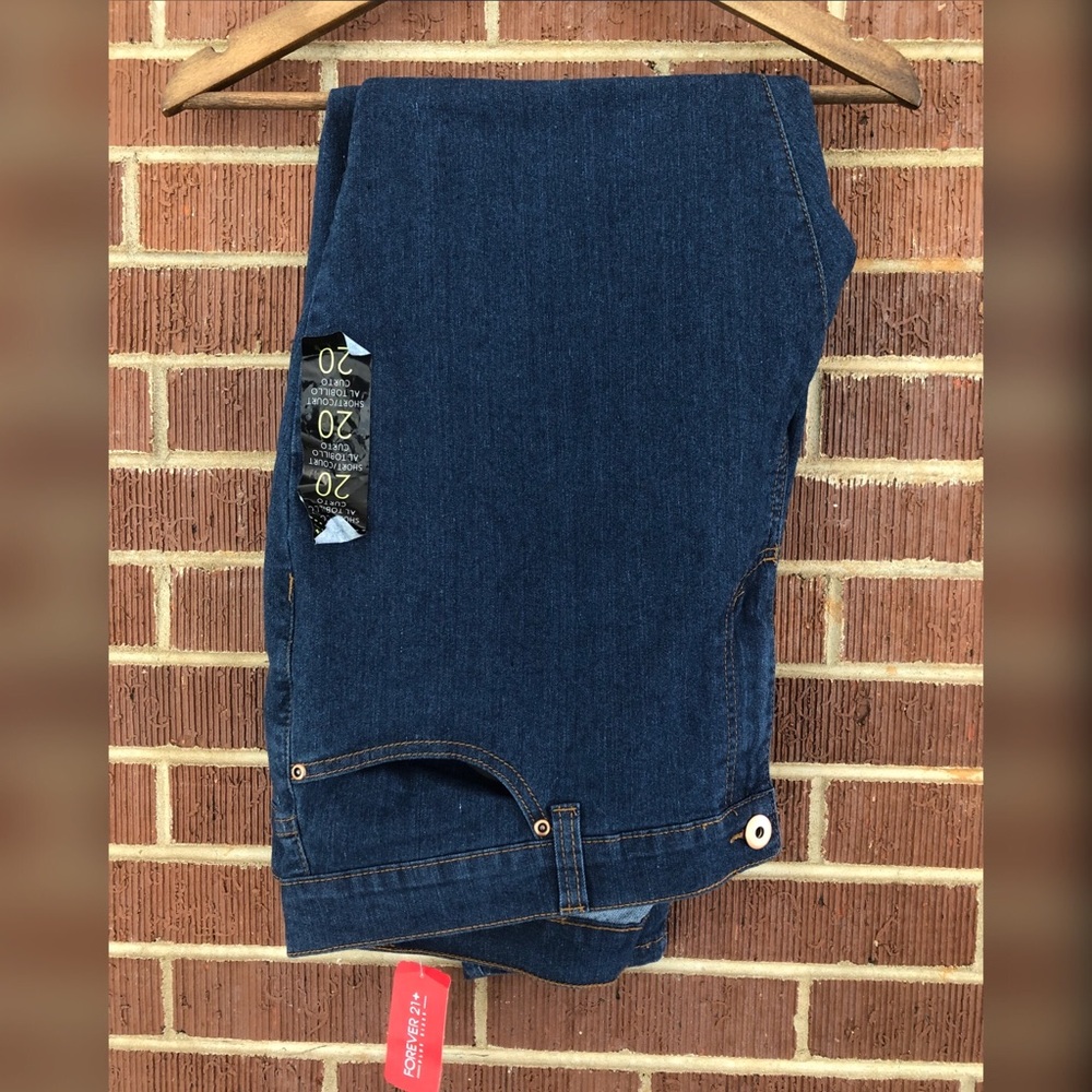 Medium Wash Forever 21+ Skinny Jeans - SZ 20 (NWT)